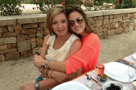 Mãe de modelo cobra justiça 5 anos após morte no Chile