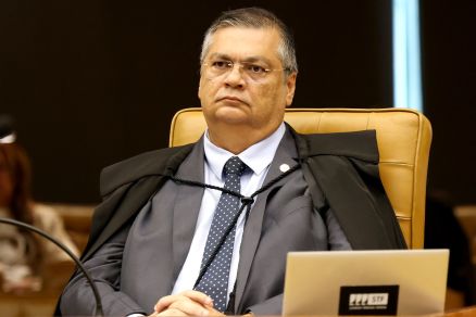 STF bloqueia R$ 6,1 mi de Cunha por direcionamento de emendas