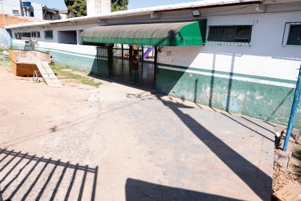 Menino leva veneno de rato para escola em Cuiabá e seis colegas são internados