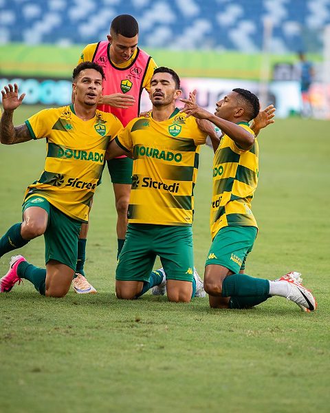 Cuiabá acumula 40 dias sem vencer na Série B e enfrenta Ceará em busca de recuperação