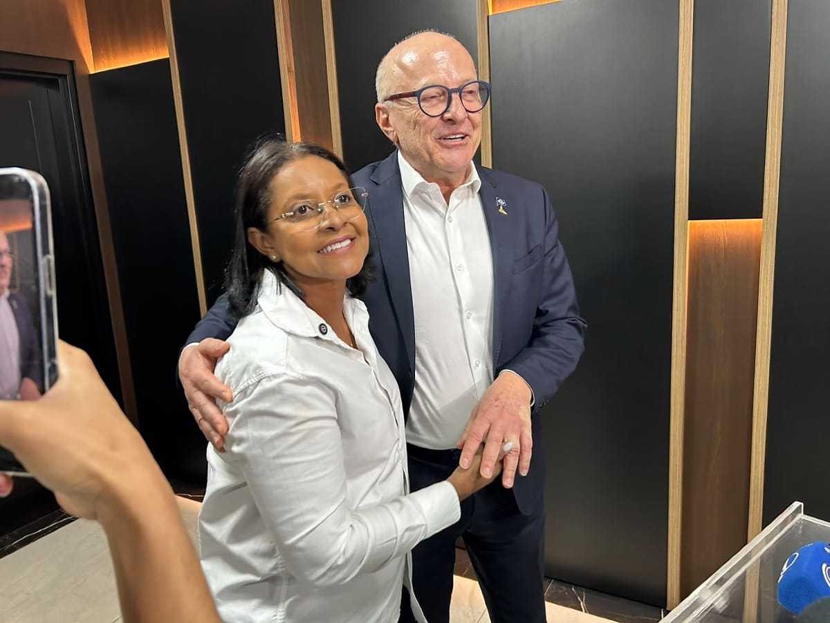 Governador mantém autoridade na escolha de vice para eleição