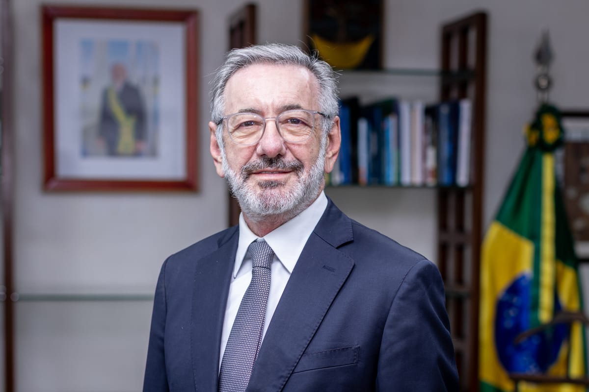 Taxa de Juros é Barreira para Empresários, Afirma Ministro