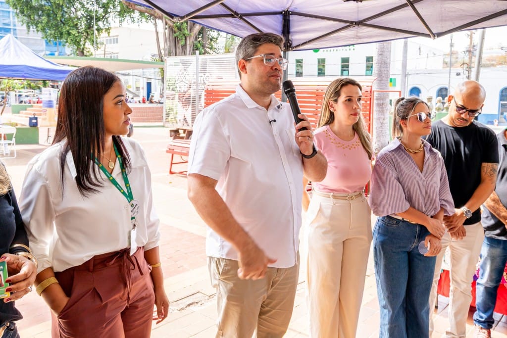 Feirantes de Cuiabá celebram com café da manhã na Praça Alencastro