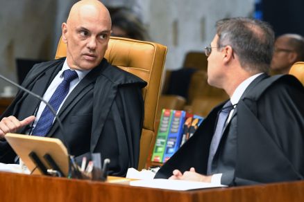Ministros do STF criticam Moraes por ampliar disputa com Mendonça
