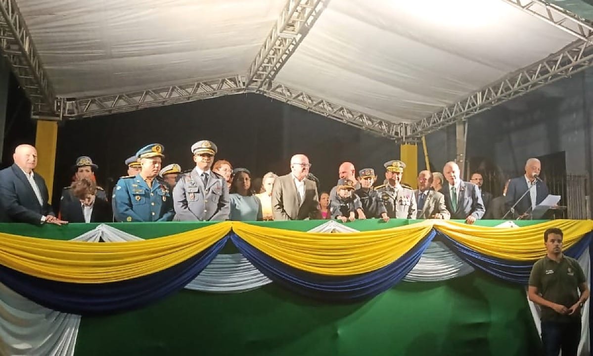Desfile Noturno do 7 de Setembro em Cuiabá Atrai 20 Mil e Marca Retorno Histórico