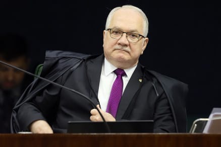 Fachin pode assumir casos Master e INSS para conter crise no STF