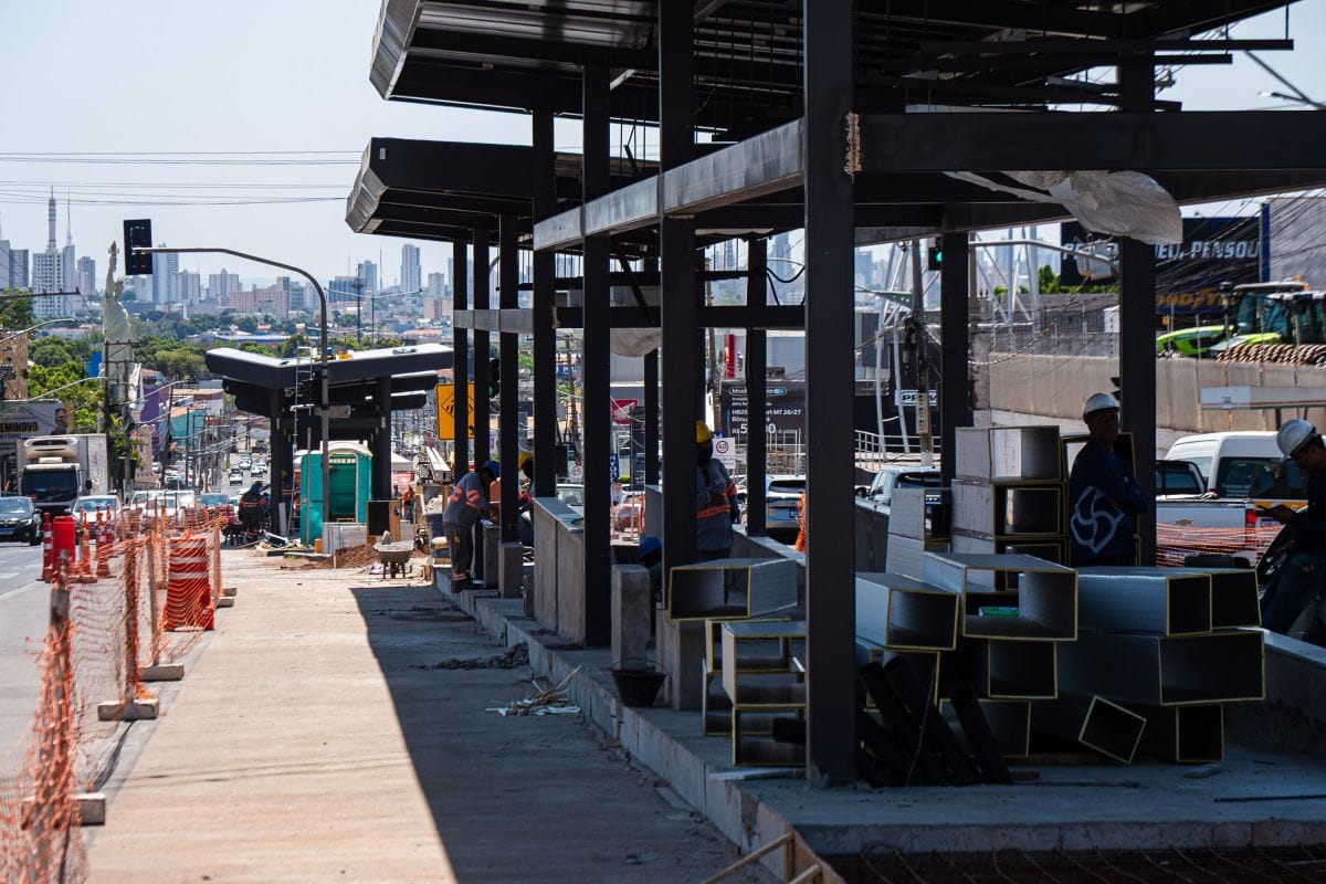 Obras do BRT avançam em MT; estações estão quase prontas e terminais em projeto