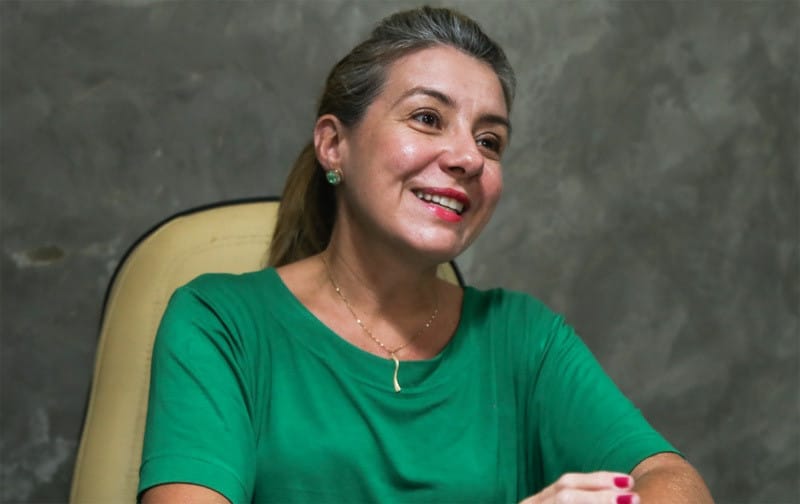 Prefeita Flávia Moretti avalia saída do PL após convite de Pivetta