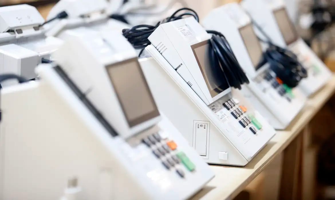 SP prepara mais de 114 mil urnas eletrônicas para eleições em outubro